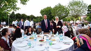 Yetimlere Sahip Çıkmak İnananlar İçin Önemli Bir Sorumluluktur 