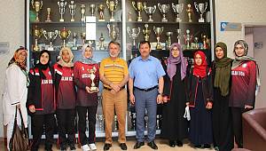 Türkiye 3.sü Liseli Kızlardan Kabakcı’ya Ziyaret 