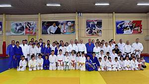 Vali Özkan Batıpark Spor Kompleksinde İncelemelerde Bulundu 