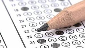 YKS Sınavında Polis Öğrencilerin Kimliğini Çıkarttı 