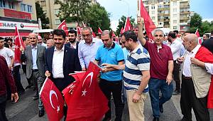 Dulkadiroğlu'ndan 15 Temmuz'da 15 Bin Türk Bayrağı.. 