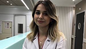 Kadınlar daha sık yaşıyor, kliniğe erkekler gidiyor! 