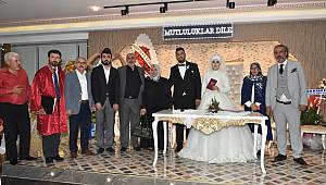 Kara Ailesinin Mutlu Günü 