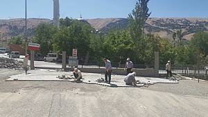 Çağlayancerit’e 2 bin metrekare parke döşenecek 