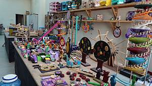 Hem Üretim Yapıyor Hem de Aile Bütçelerine Katkı Sağlıyor 