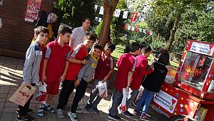 Gönüllü Gençlik Fuarda İş Başında 