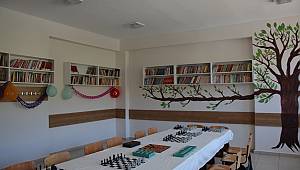 Hastane Çalışanlarından Öğrencilere Kütüphane 