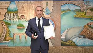 KASKİ Personeli Mikail Türkmen’e Kızılay’dan Altın Madalya 