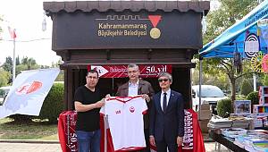 Kitap ve Kültür Fuarını Gezen Güvenç’ten 4 İlçeye Müjde! 