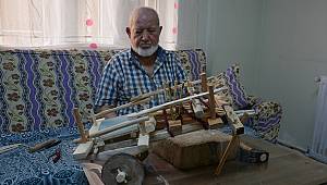 96 yaşındaki Abdurrazak dede, yaptığı kağnı maketleriyle sevindiriyor 