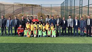 Göksun Belediyesi 10. Halı Sahayı Hizmete Açtı 