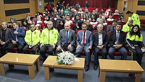 Kahramanmaraş'ta okul geçitlerinde görev alacak kişilere belgeleri verildi 