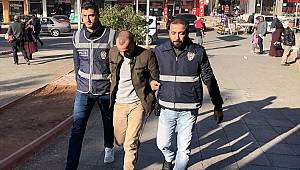 Kendisini üsteğmen olarak tanıtarak dolandırıcılık yapan şüpheli tutuklandı 