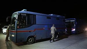 Depremden dolayı 500 tutuklu Türkoğlu’na Getirildi 