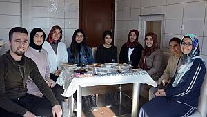 Gençler Kitapların Çevresinde Buluşuyor 