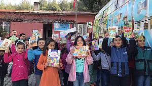 Gezici Halk Kütüphanesi 26 Okula Ulaştı 