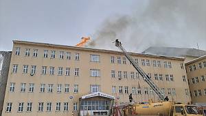 Göksun Meslek Yüksekokulu'nda yangın çıktı 