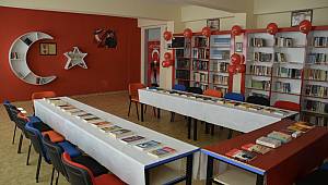 Gönüllü gençler, şehit askerin adına kütüphane açtı 