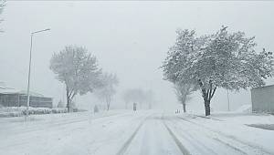 Kahramanmaraş'ta kar yağışı hayatı olumsuz etkiliyor 