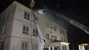 Kahramanmaraş'ta okul çatısında yangın çıktı 