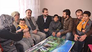 Yardımsever gençler, ihtiyaç sahibi aileye 