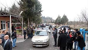 Kahramanmaraş'ta üniversite öğrencileri binalarının risk taşıdığı iddiasıyla eylem yaptı 