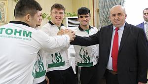 Özel Necip Fazı Anadolu Öğrencileri Türkiye Şampiyonası İçin Vizesini Aldı 