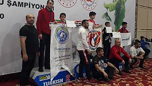 Şampiyonlarımız Madalyalarla Döndüler 