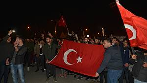 Türkiye Mehmetçik için tek yürek oldu