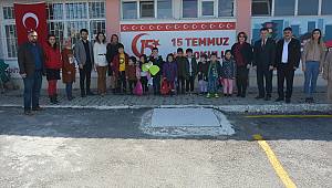 Anaokulu öğrencileri masal ve çocuk şarkıları eşliğinde yolculuk yapıyor 