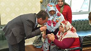 Başkan Okumuş Yılın Kadınlarını Makamında Misafir Etti 