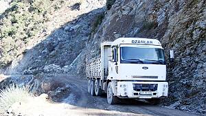 Büyükşehir’den heyelan temizliği 