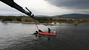Jandarmanın Dur İhtarına Uymadı.. Araç suya düştü.. 1 ölü