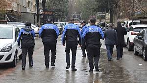 Kahramanmaraş'ta polisten koronavirüs bahanesiyle dolandırıcılığa karşı bilgilendirme 