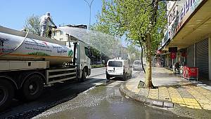 Cadde ve Sokaklar Köpüklü Sularla Yıkandı 