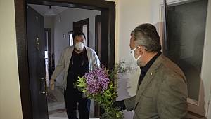 Kahramanmaraş'ta koronavirüsü yenen 55 yaşındaki KOAH hastası taburcu edildi 