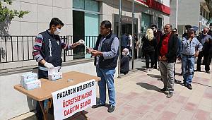 Pazarcık Belediyesi, vatandaşlara maske dağıttı 