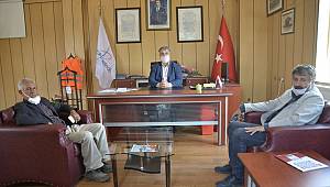 Yolda bulduğu parayı sahibine teslim etti 