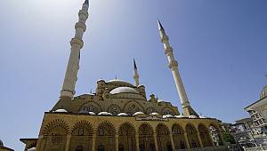 Camiler ibadete hazırlıyor 