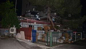 Çatıya Atılan İzmarit Hastanenin Deposunda Yangın Çıkarttı 