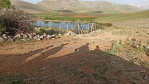 Gölete giren çocuk boğuldu 