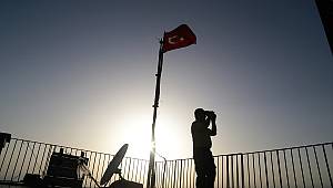 Herkesten uzakta ülkenin akciğerlerini gözetliyorlar 