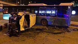 Kaza yapan otomobilde sıkışan sürücü itfaiye ekiplerince kurtarıldı 