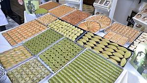 Maraş dondurması ve tatlılar siparişle evlere ulaştırılıyor 