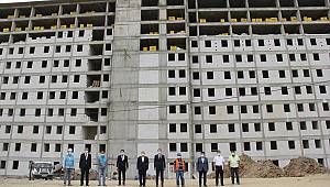 AK Parti Kahramanmaraş milletvekilleri yurt inşaatında incelemelerde bulundu 
