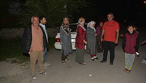 Depremi Hisseden Vatandaşlar Sokağa Döküldü 