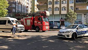 Kahramanmaraş'ta evinin penceresinden sandalye atan kadını polis sakinleştirdi 