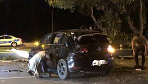 Kahramanmaraş'ta hurdaya dönen otomobilden sağ çıktılar 