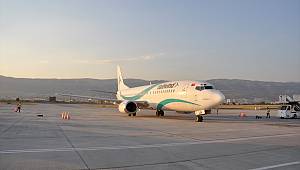 Avrupa'dan Kahramanmaraş Havalimanı'na ilk kez iniş yapan yolcu uçağı törenle karşılandı 