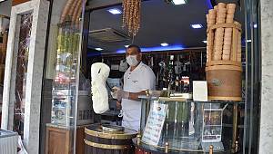 Kahramanmaraş'ta sıcağa karşı dondurma ve meyan şerbeti 